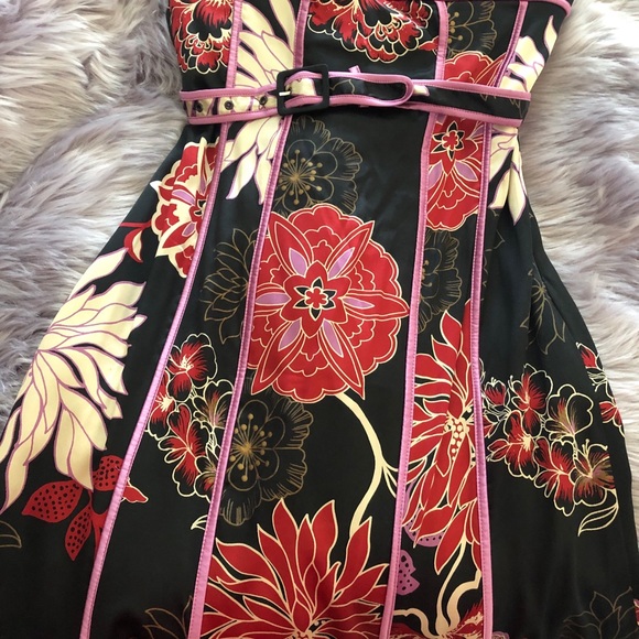 Dress - Picture 5 of 5